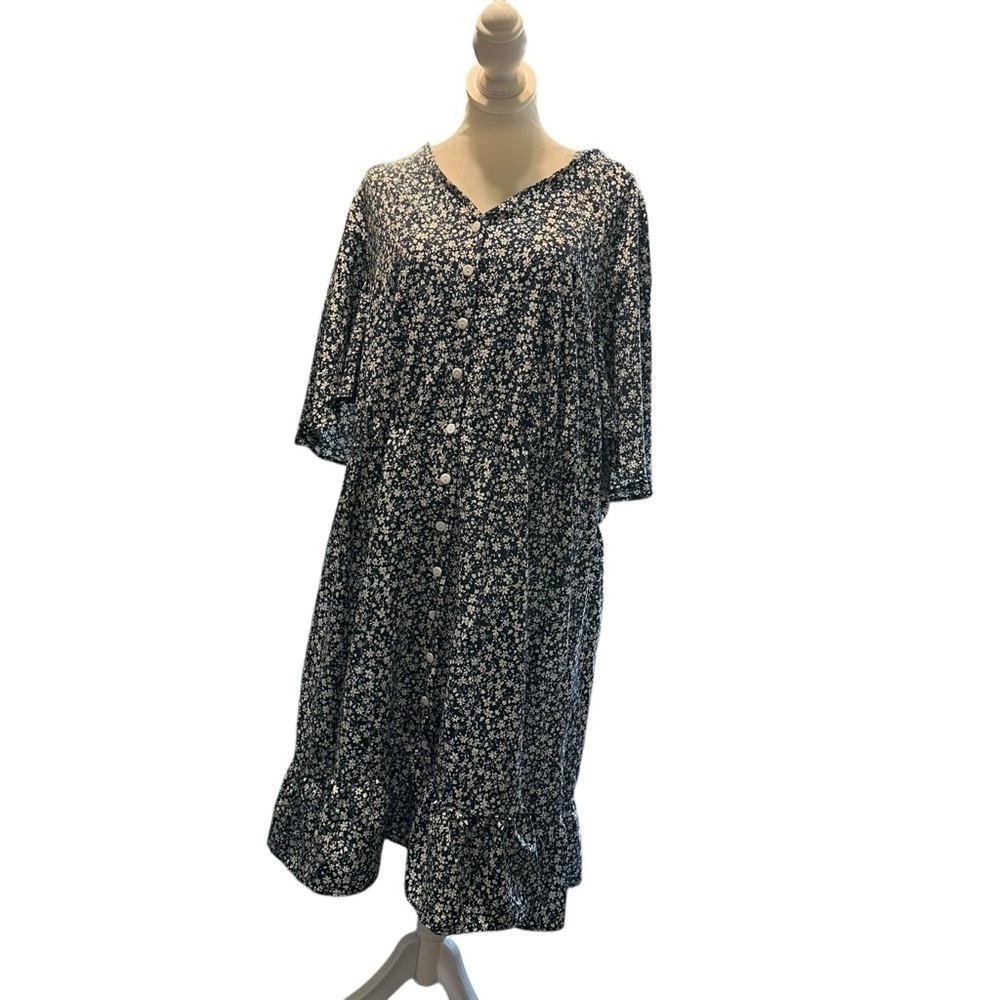 Shein Curve women's size 3XL Blue with white flowers, like new